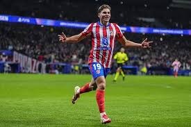 状态不错！4号秀克尼佩尔半场9中7轰18分